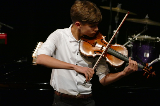 Tarald Omland spiller konsert