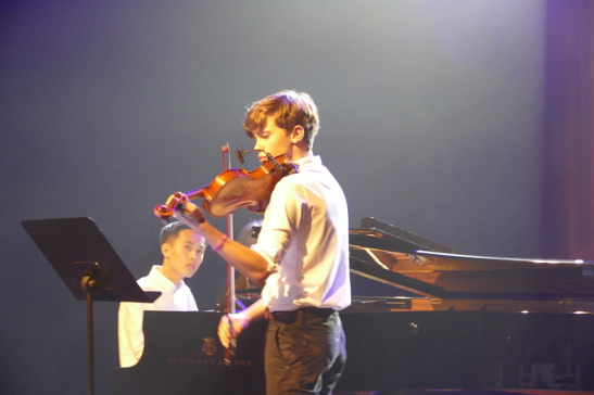 Trio spiller på konsert